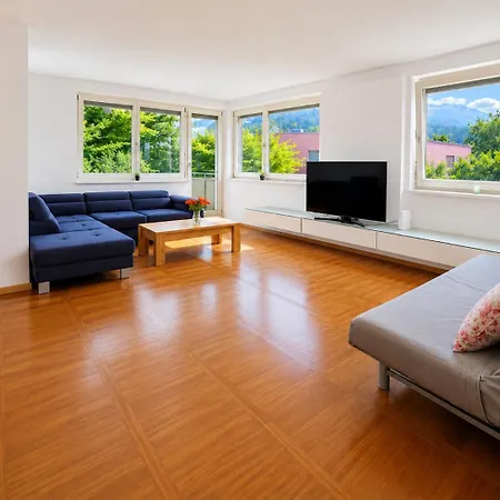 Daire Mountain View Spacious With 2 Parking *